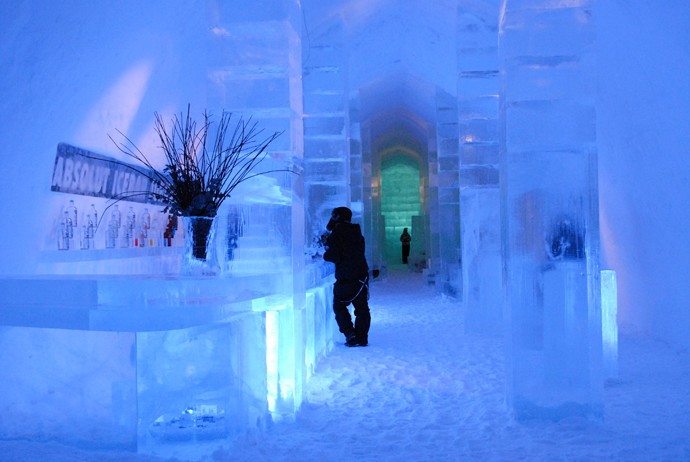 Absolut Ice Bar - Ice Hotel